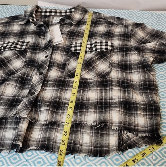 BDG Urban Outfitters Plaid Flannel Crop Top Checkered Pockets Medium NWT - Picture 8 of 8